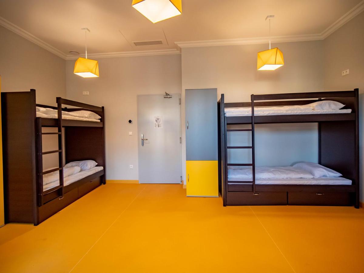 Banana'S Camp Hostel Кан Екстериор снимка