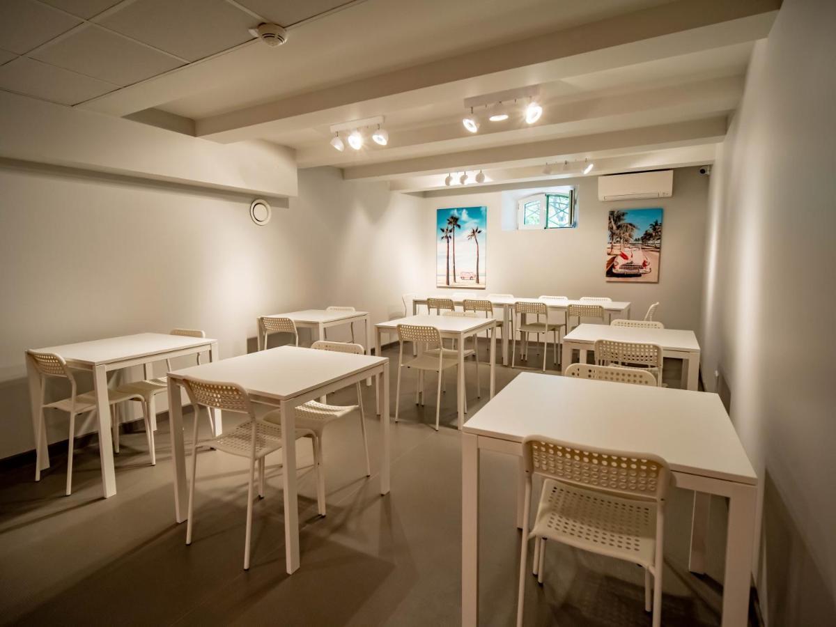 Banana'S Camp Hostel Кан Екстериор снимка