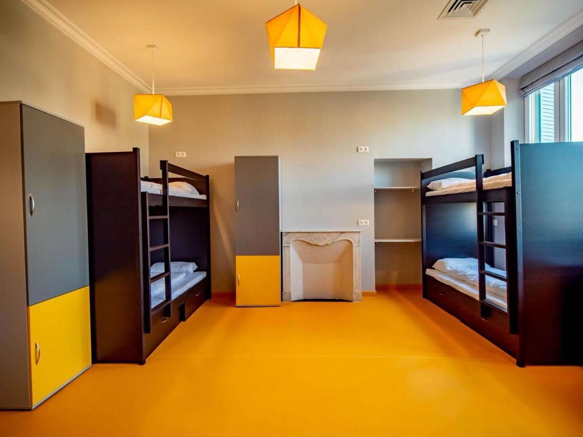Banana'S Camp Hostel Кан Екстериор снимка