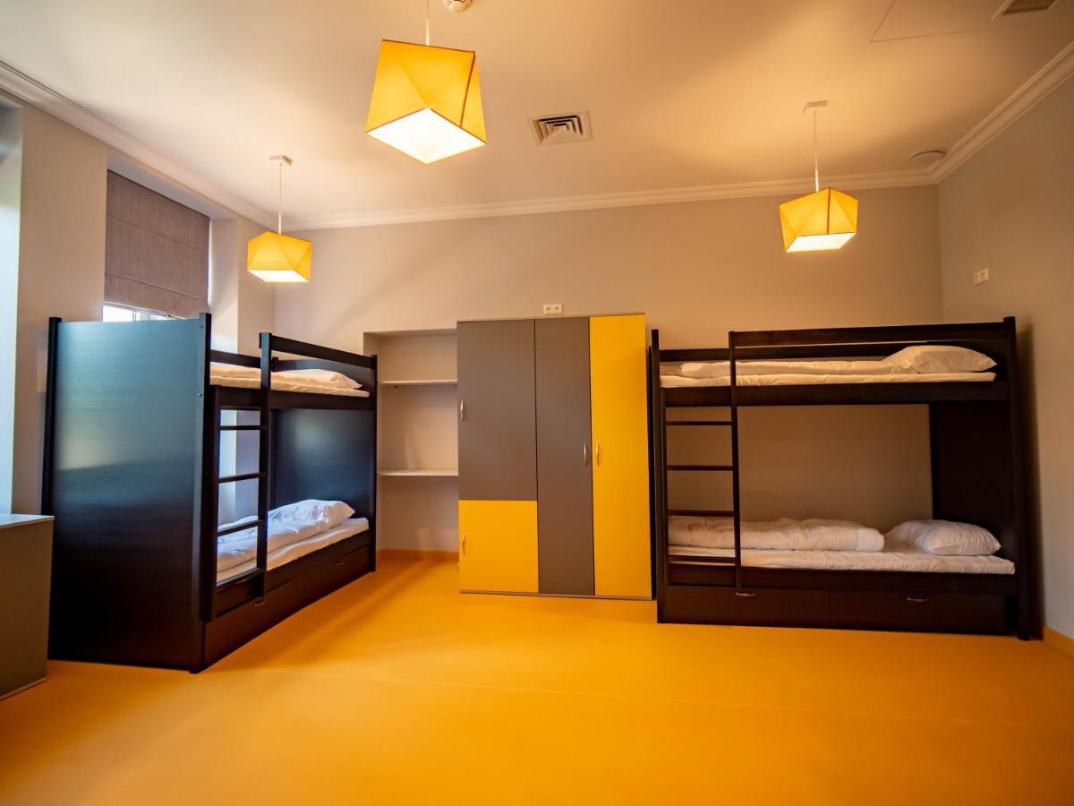 Banana'S Camp Hostel Кан Екстериор снимка
