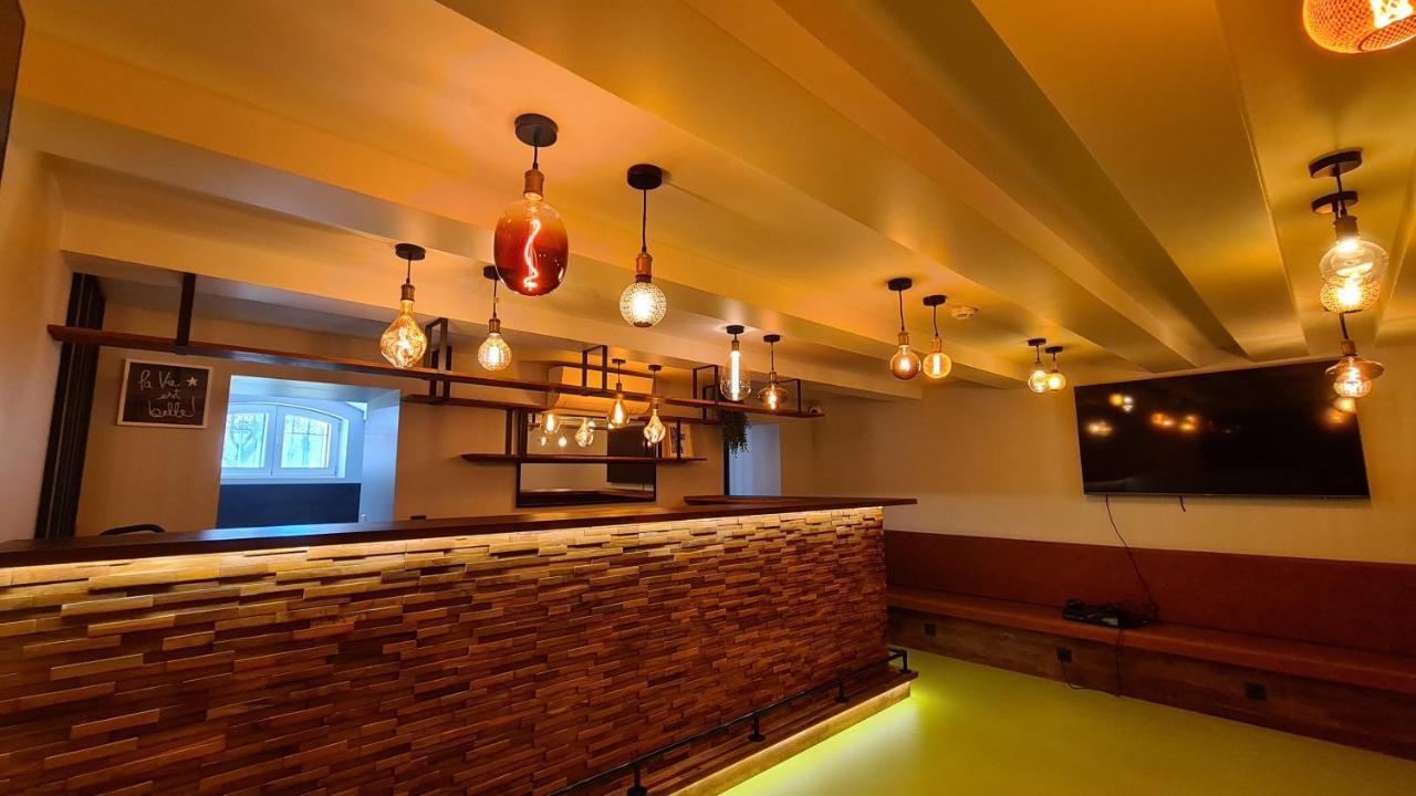 Banana'S Camp Hostel Кан Екстериор снимка