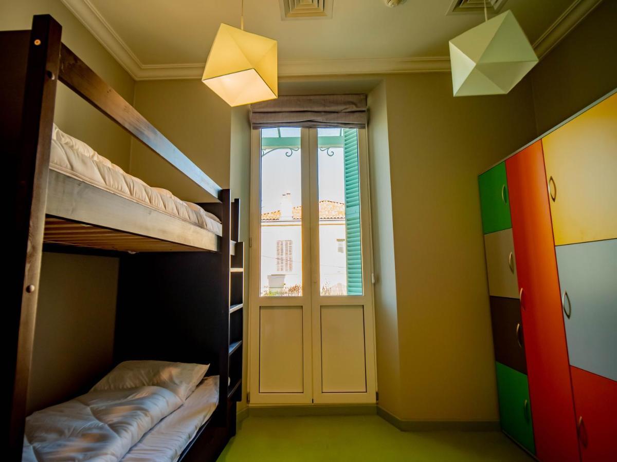 Banana'S Camp Hostel Кан Екстериор снимка