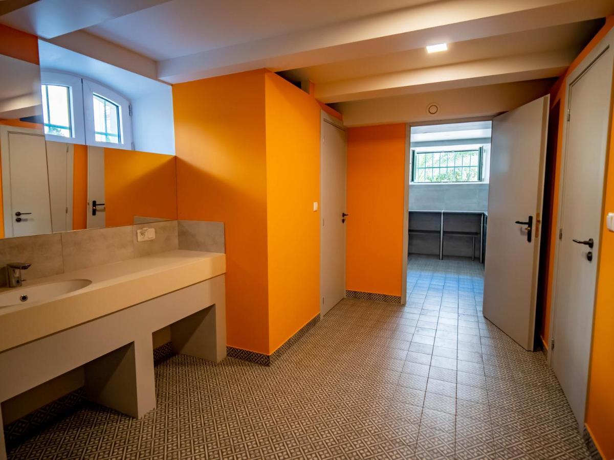 Banana'S Camp Hostel Кан Екстериор снимка